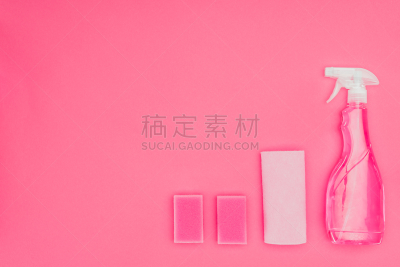 喷雾瓶,抹布,透过窗户往外看,分离着色,海绵,粉色,留白,水平画幅,高视角,无人