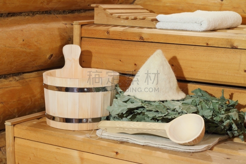 个人随身用品,浴盆,桑拿服,俄罗斯浴室,松香,汽车头枕,hubcap,挖掘机车斗,桑拿浴,橡树叶