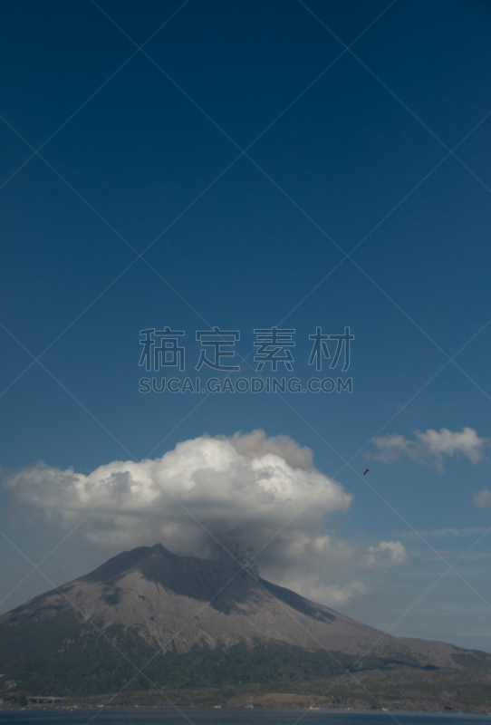 樱岛火山,垂直画幅,火山渣锥,惊骇,户外,火山岩,烟,海洋,鹿儿岛县,山