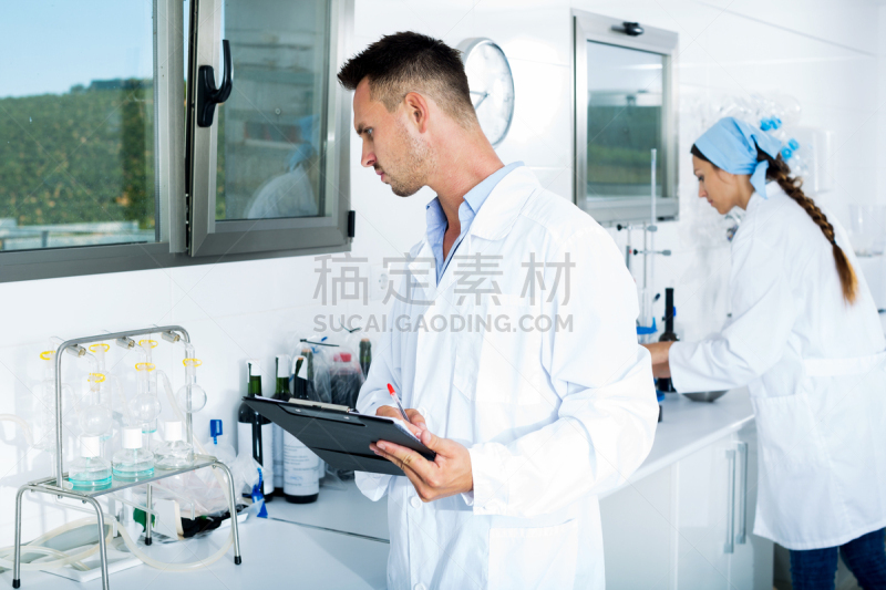 葡萄酒,实验室,品质,男人,化学制品,葡萄酒厂,酸,外套,水平画幅,衰老过程