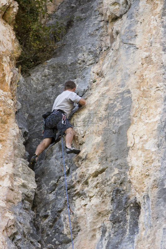 the vercors,法国,爽身粉,垂直画幅,山,银色,腿,人群,户外,男性