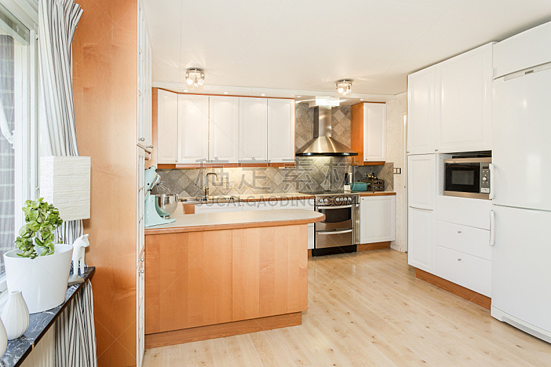 室内,厨房,冰箱,褐色,水平画幅,无人,灯,干净,现代,白色