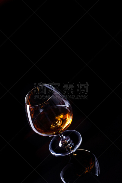 玻璃,含酒精饮料,科涅克,白兰地,利口酒,水晶玻璃器皿,垂直画幅,无人,古老的,玻璃杯