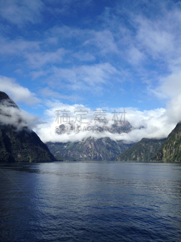 噪声,米尔弗德,垂直画幅,水,山,雪,无人,阴影,户外,方向