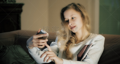 儿童,金色头发,自拍,照片,专心,焦点,社会化网络,波兰,仅一个女孩,肖像