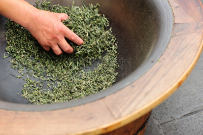 茶,茶叶,水平画幅,手,拿着,锅,特写,东亚人,亚洲