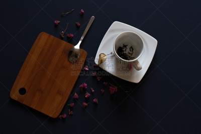 汤匙,杯,案板,黑色,蓝色背景,茶,墨西哥名人录,水,早餐,桌子