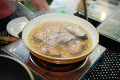 鱼肉,锅,餐具,水平画幅,无人,膳食,海产,罗非鱼,特写,沸腾的