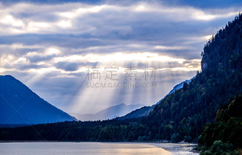 sylvenstein lake,卡尔文德尔山脉,高架道路,立交桥,水,天空,水平画幅,山,雪,无人