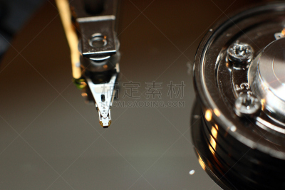 硬盘驱动器,笔记本电脑,水平画幅,银色,磁盘驱动器,无人,平视角,计算机软件,商店,金属
