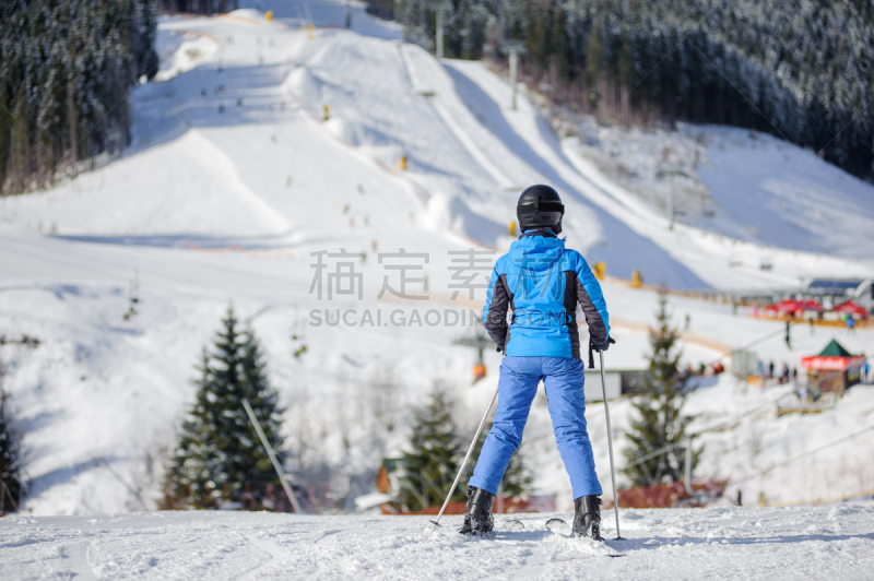 滑雪运动,女性,日光,滑雪坡,白昼,滑雪夹克,滑雪镜,滑雪缆车,滑雪服,兴奋