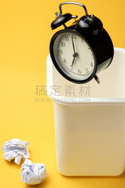乡巴佬,彩色背景,黑色,闹钟,进行中,黄色,垂直画幅,石膏,垃圾,机敏