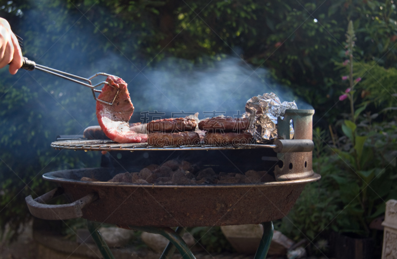 肉,西罗普,鸡腿,香肠,休闲活动,水平画幅,英格兰,夏天,牛排,铝箔