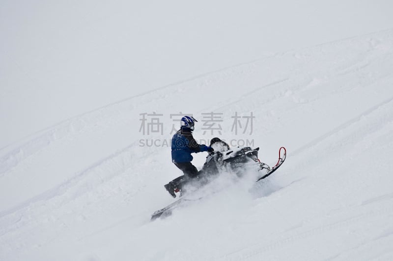 山,雪上汽车运动,极限运动,水平画幅,雪,户外,男性,仅成年人,运动,冬天