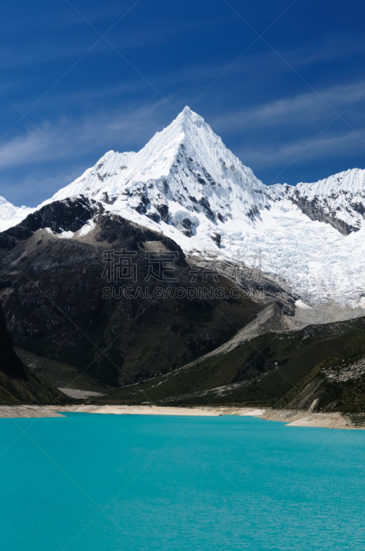 科迪勒拉山脉,山,秘鲁,拉古娜湖,哈拉兹城,秘鲁亚马孙,垂直画幅,南美,水,天空