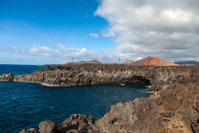 兰萨罗特岛,timanfaya national park,天空,水平画幅,火山地形,大西洋群岛,旅行者,夏天,加那利群岛,山