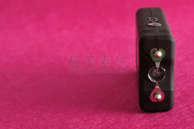 黑色,粉色背景,分离着色,水平画幅,电极,电击棒,健康保健,偏远的,移动式