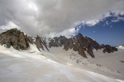 勃朗峰,米迪正午峰,楚格峰,萨瓦,霞慕尼,迷迪,天空,风,库尔马耶乌尔,水平画幅