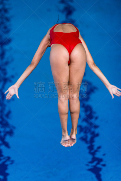 游泳池,跳板,垂直画幅,水,留白,奖杯,高视角,美人,湿,职业运动员