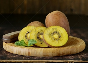 熟的,黄色,猕猴桃,厚木板,奇异果-水果,褐色,水平画幅,素食,膳食
