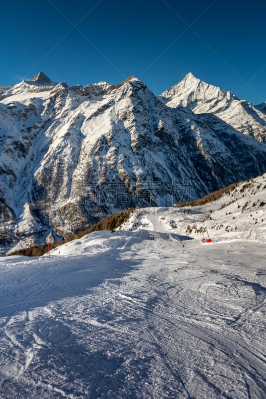 策尔马特,马特洪峰,滑雪坡,瑞士,日光,电梯,垂直画幅,天空,度假胜地,休闲活动