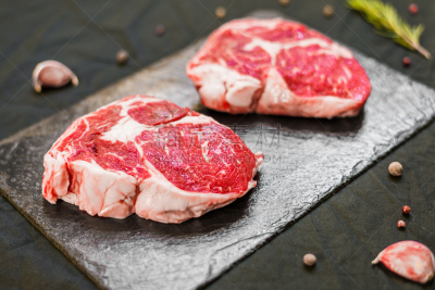 肉,牛排,肉牛,香料,黑色背景,肉眼牛排,草本,赫里福德,赫里福牛,神户