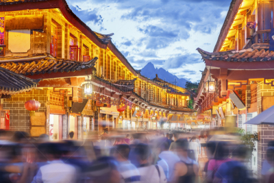 旅行者,群众,黄昏,丽江,古城,纳西族,天空,灯笼,水平画幅,民间音乐