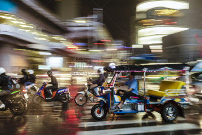 交通,泰国,市区路,曼谷,室内过夜,城市生活,交通方式,三轮车,户外,建筑