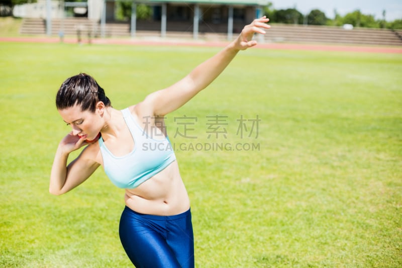 球,推铅球,田径运动员,女性,女子田径赛项目,球洞区,体育场,扔,准备