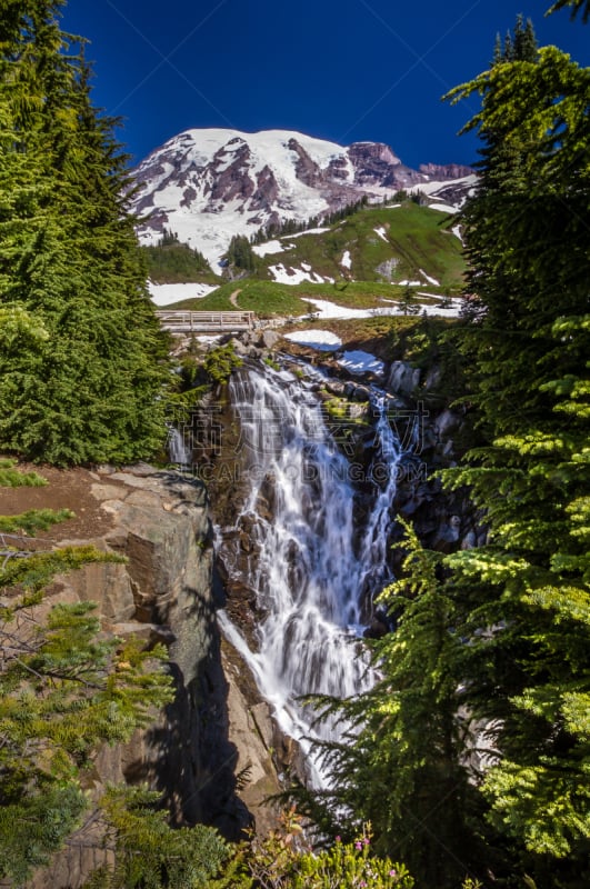 雷尼尔雪山,垂直画幅,漫涛瀑布,雨山国家公园,华盛顿州,西雅图,水,美,雪,瀑布