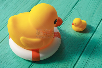 巨大的,橡皮鸭子,安全的,桌子,小的,木制,黄色,正面视角,背景,充气品