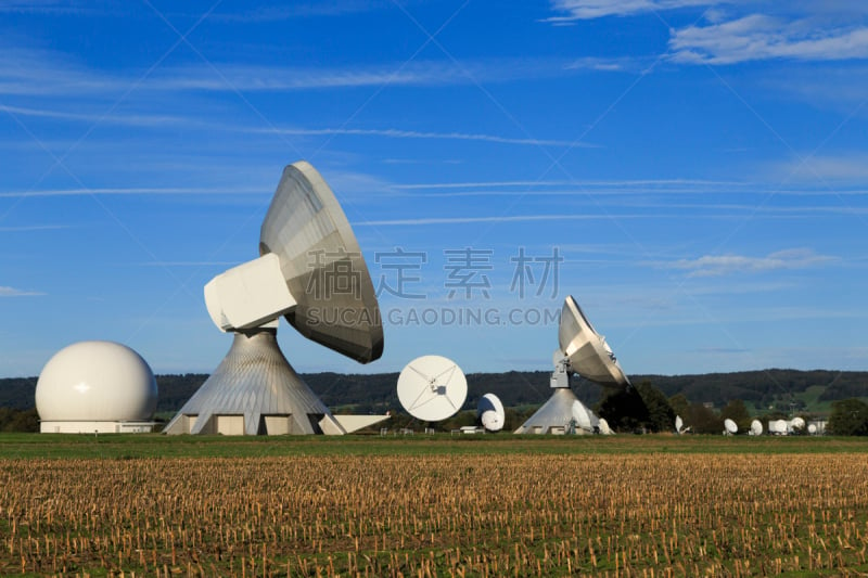 射电望远镜,天空,水平画幅,影像转移,电话机,无人,反光器,卫星天线,商业金融和工业,山