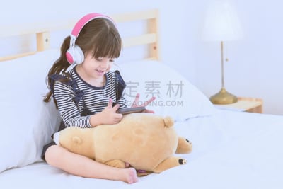 可爱的,女孩,动画片,留白,休闲活动,夜晚,家庭生活,知识,技术,童话故事