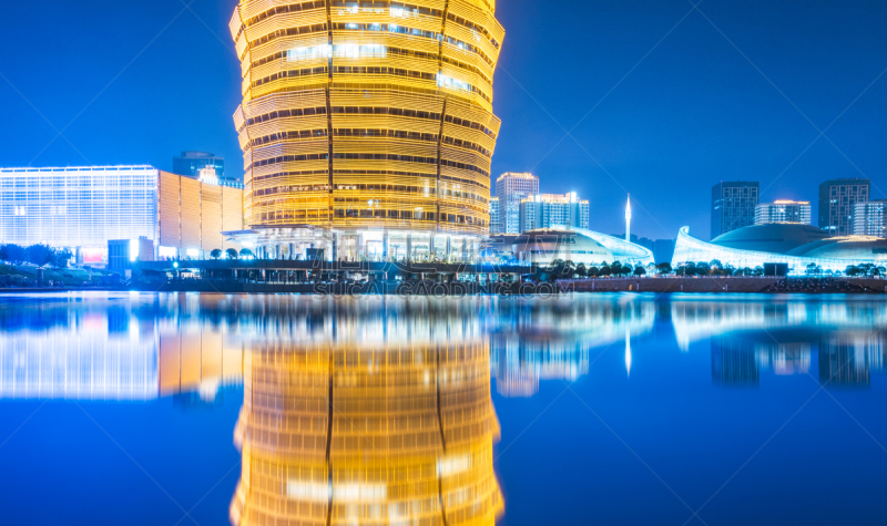 金色,建筑,现代,水,天空,水平画幅,夜晚,无人,户外,都市风景