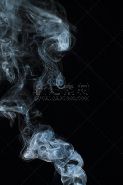 白色,纹理,烟,黑色背景,垂直画幅,炭黑,香烟,大篝火,照明设备,漩涡形