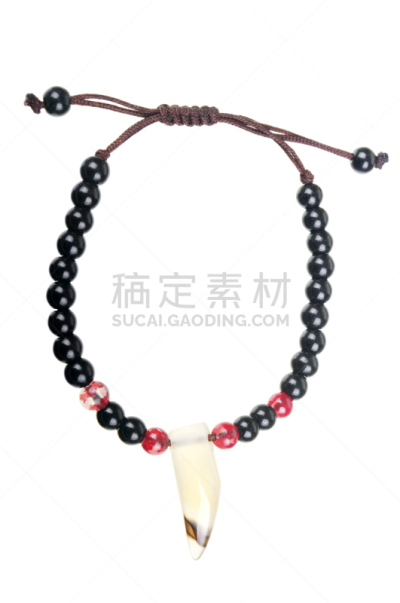 手镯,珠子,动物牙齿,宝石,垂直画幅,人种,彩色图片,无人,成品,白色背景