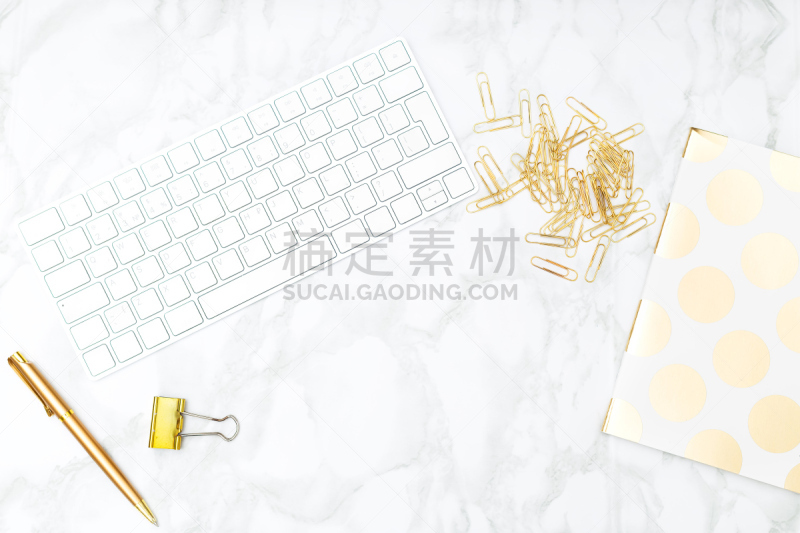 留白,计算机键盘,金色,办公用品,办公室,黄金,回形针,水平画幅,正上方视角,媒介机器