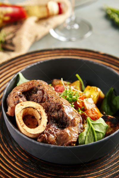 焖菜,牛肉,骨骼,垂直画幅,胡萝卜,炖牛肉,缓慢的,膳食,法式食品,乡村风格