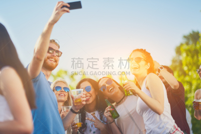 户外,友谊,音乐节,舞台灯光,节日的观众,舞曲,现场活动,爱好者,流行音乐会,夏天