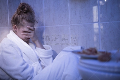女孩,恶心,青少年,浴室,水平画幅,进食障碍,绝望,长袍,卫生间,心理健康