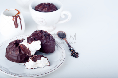 西风之神,巧克力,咖啡杯,餐具,水平画幅,食物的样式,茶碟,蛋糕,烘焙糕点,法式食品
