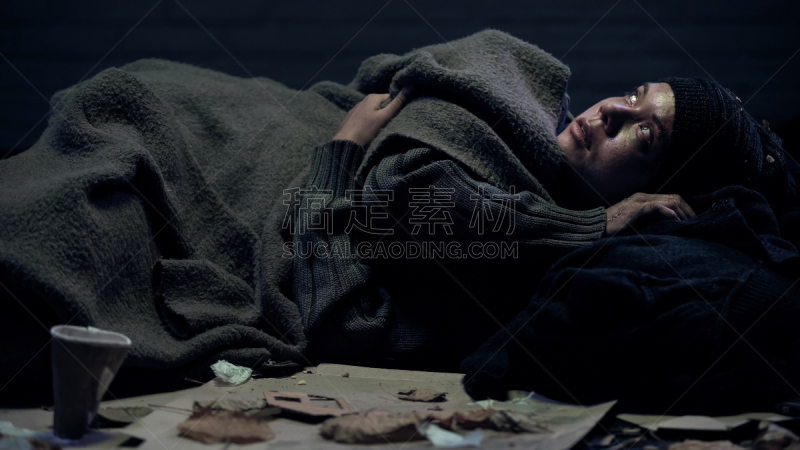 街道,肮脏的,绝望,梦想,住宅内部,家庭,成年的,仅成年人,流浪汉