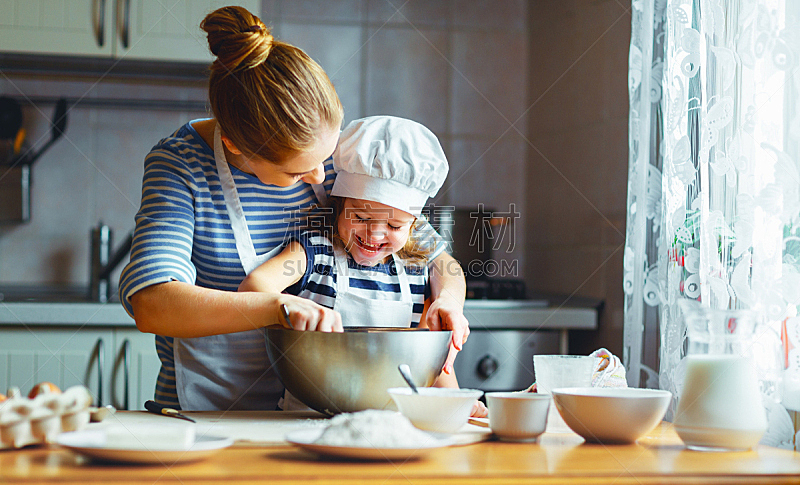 小麦面团,厨房,饼干,幸福,儿童,母亲,家庭,甜馅饼,制作蛋糕,蛋糕