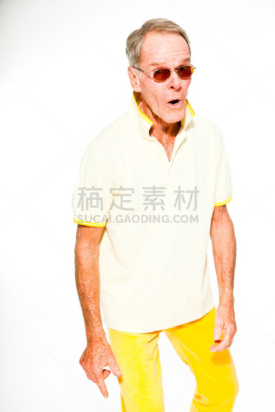休闲装,面部表情,老年男人,夏天,衣服,古怪的,垂直画幅,美人,白人