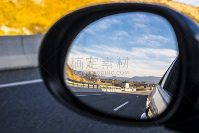 左撇子,公路,汽车,镜子,天空,青绿色,椭圆形,水平画幅,无人,交通方式