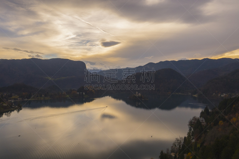 斯洛文尼亚,秋天,岛,布雷德湖,卢布尔雅那,julian alps,天鹅,水平画幅,山