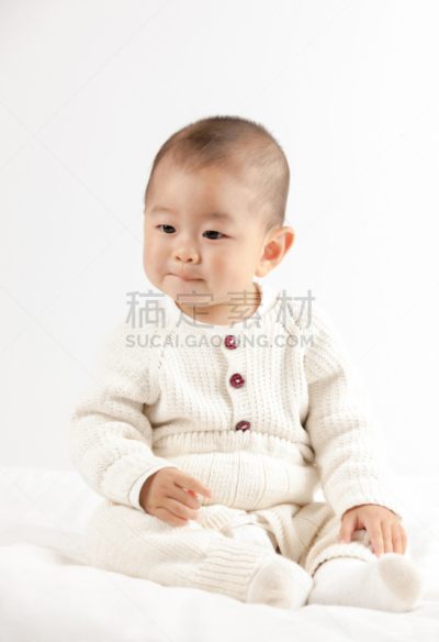 专心,保姆,垂直画幅,宁静,可爱的,婴儿服装,男婴,牙齿,人,婴儿