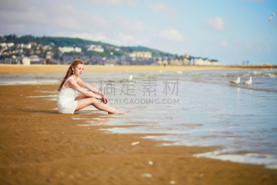 女人,海洋,诺曼底,浅的,法国,大西洋,海滩度假,度假,享乐