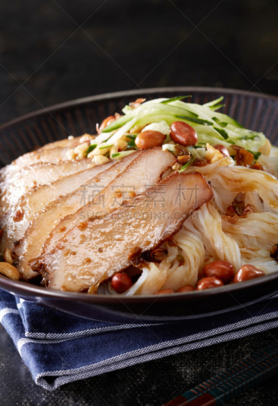 猪肉,中国食品,面条,波特派,莴苣,三明治,家禽,烤的,意大利面,垂直画幅