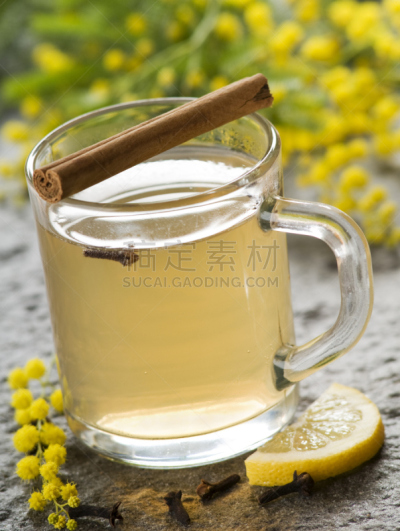 热甜红酒,垂直画幅,葡萄酒,水果,无人,玻璃杯,香料,含酒精饮料,饮料,柠檬